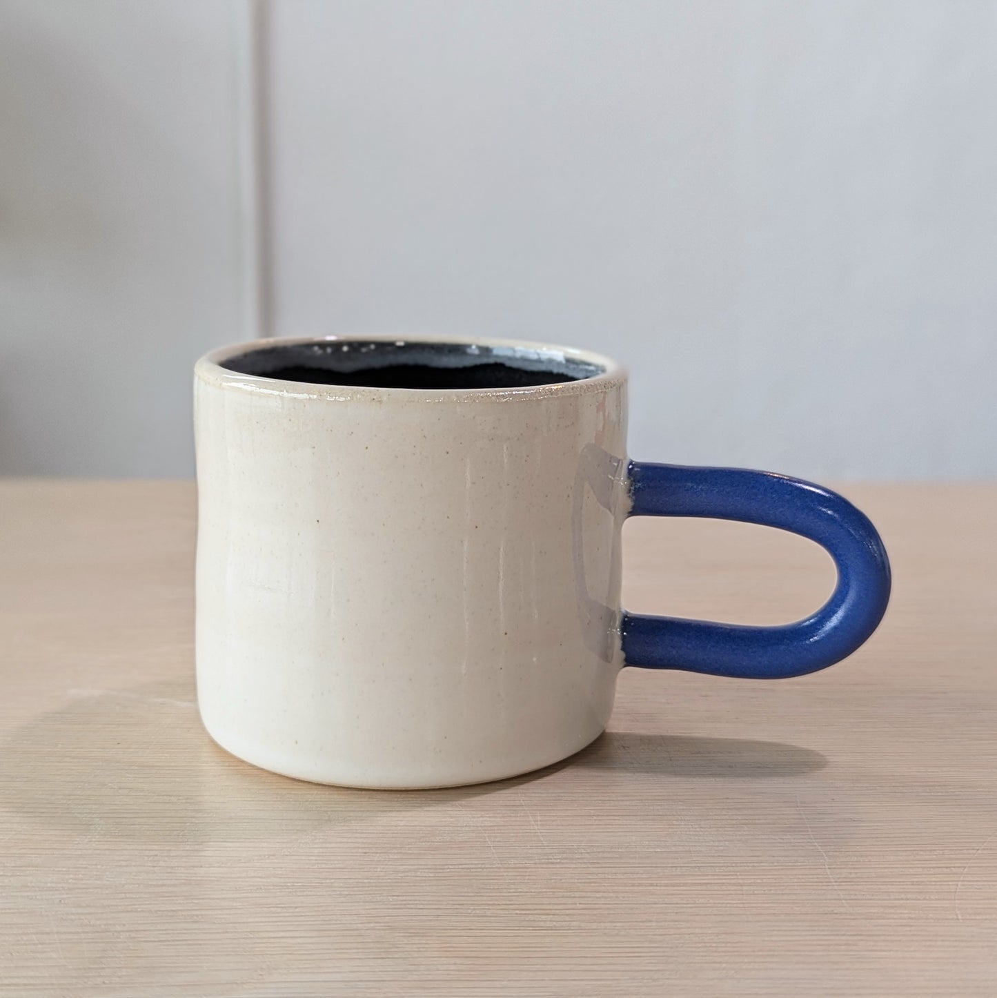 BW Mug with colored handle | JD + Ben