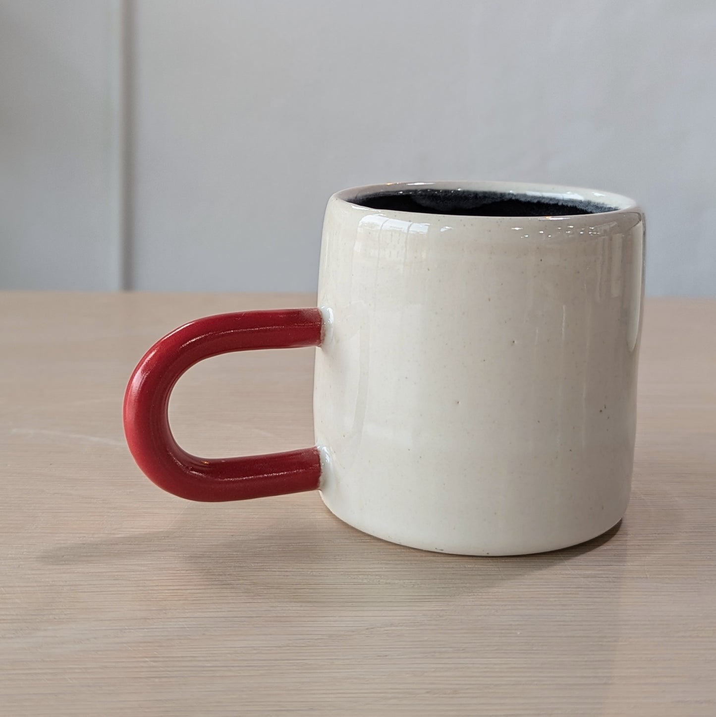 BW Mug with colored handle | JD + Ben