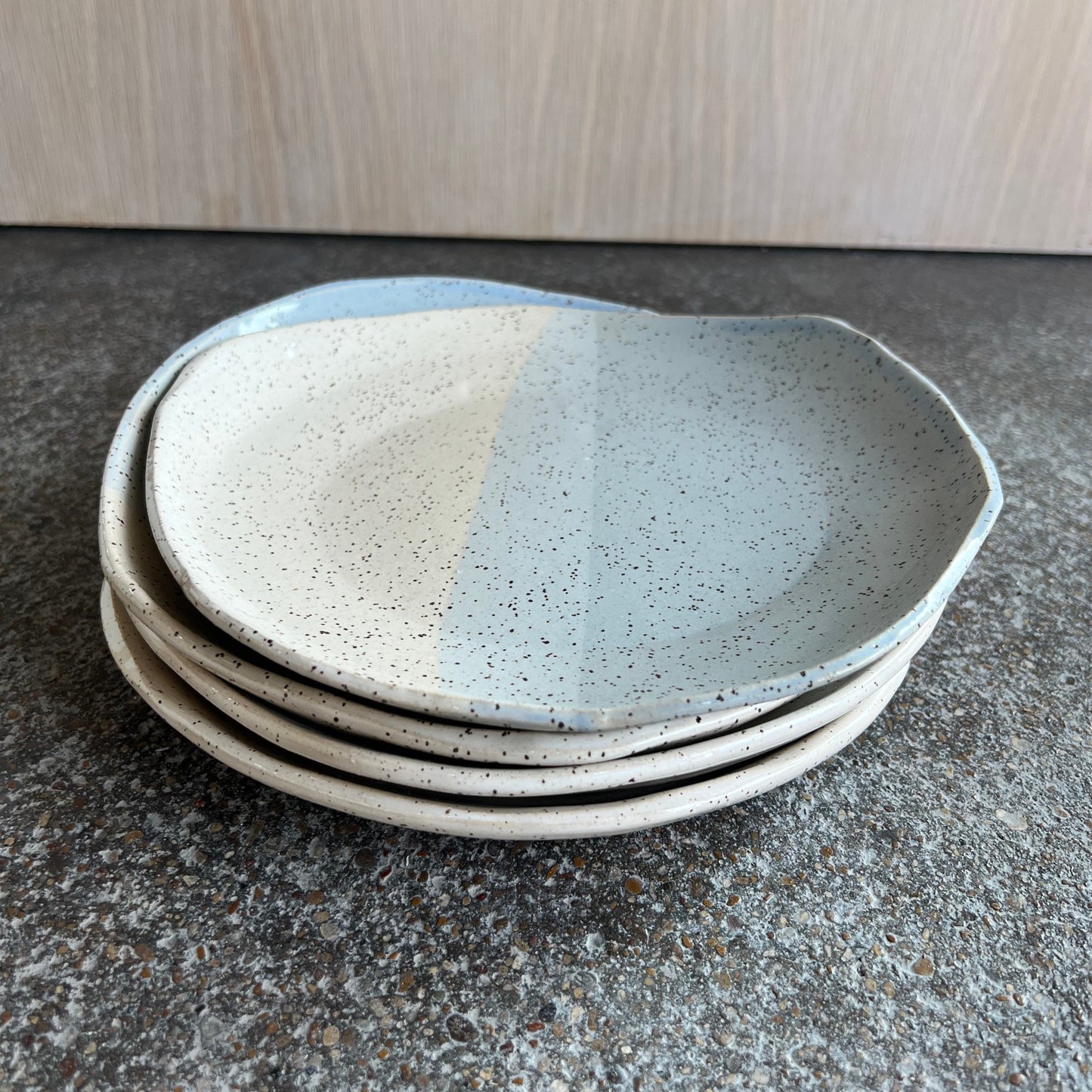 Speckle Slab Plate | Mackenzie